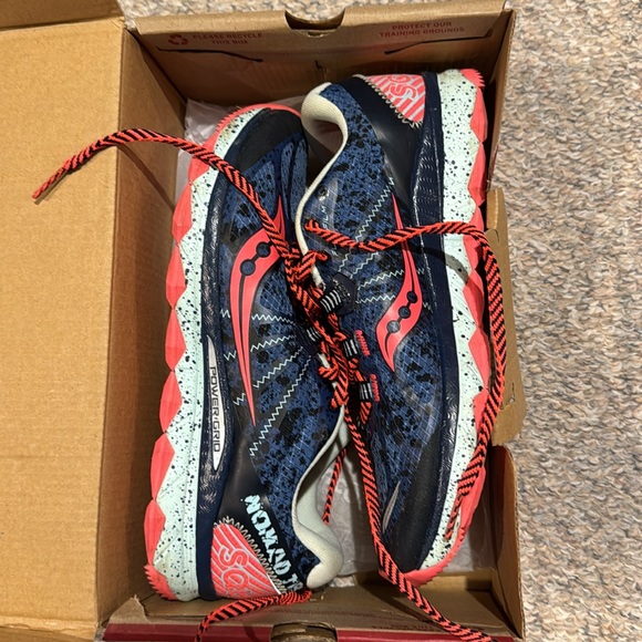 EUC trail running shoes.Saucony Nomad TR. women’s sz 9. Offers welcome - Picture 2 of 5